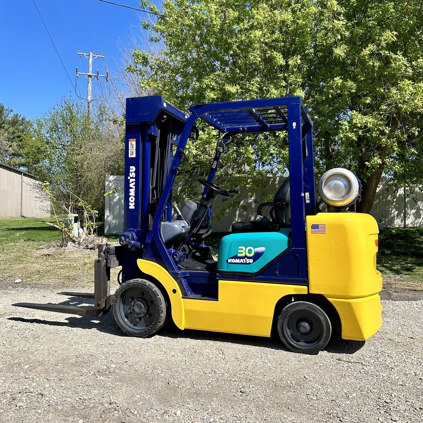 2020 KOMATSU 30 Forklift. Capacity 6000 Lb. Triple Mast. Side Shift. 4 Hydraulic Levers. No Issue! No Leaks! Propane. Only 6400 Hours. Ready For Use!