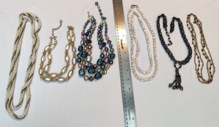 Beautiful 7-Piece Fashion & Vintage Necklace Lot