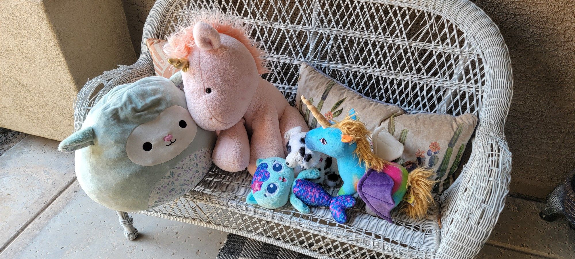 *Pending pickup* Free stuffed animals