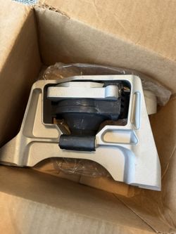New Engine Motor Mount w/ Bracket – 2012–2013 Mazda 3 (2.0L / 2.5L) #3 Right Side