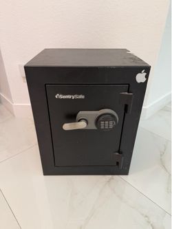 SentrySafe Safe
