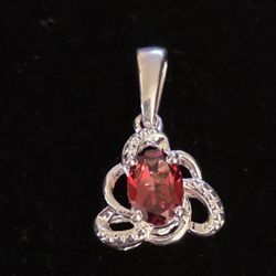 Orissa Rose Garnet Pendant, 0.85ctw