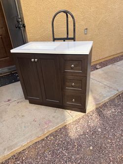 36x19 BROWN VANITY W TOP NEW