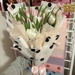 tulips and polka dots 