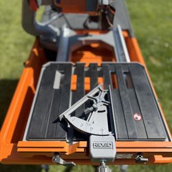 RIDGID 12 Amp 8 in. Blade Corded Wet Tile Saw with Extended Rip