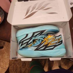 Mb.02 Size 9 (Negotiable)