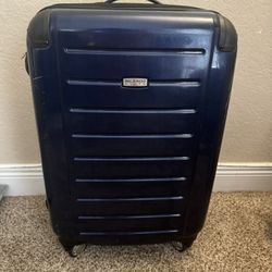 Ricardo Beverly Hills Elite Hard Case Travel Spinner