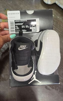 Nike Jordan Crib Booties Size 3C – Black/White – Original Box