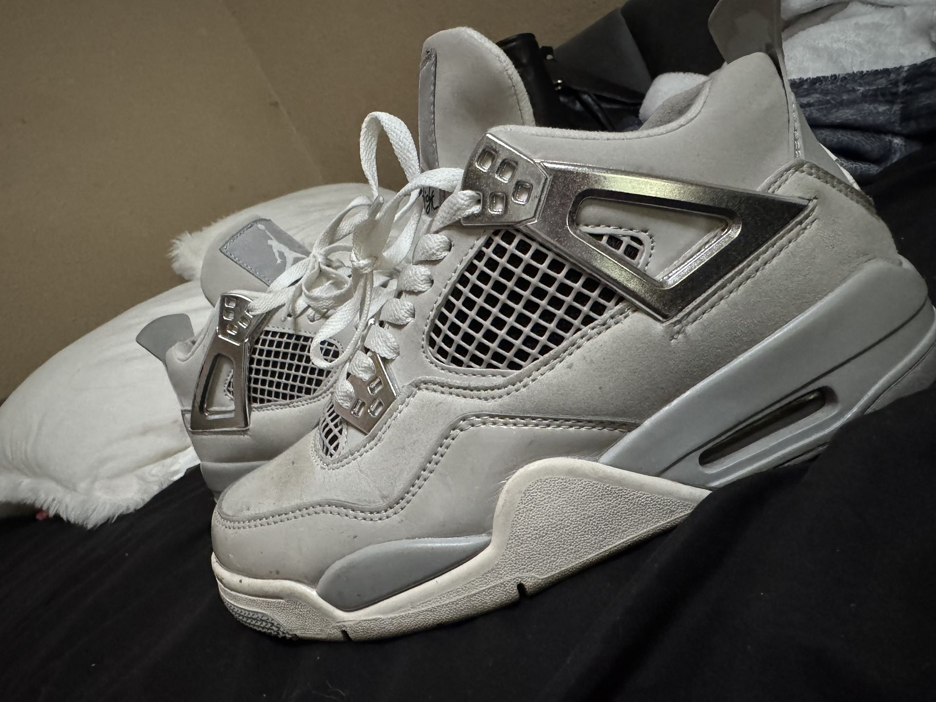Air Jordan Retro 4 “frozen Moments”