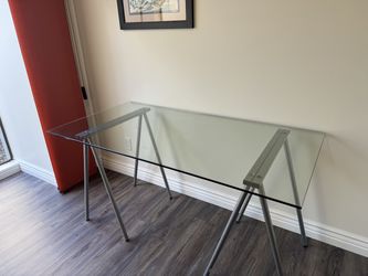 Table / Desk