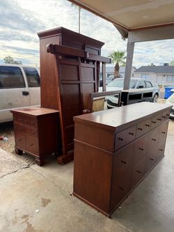 Bedroom set