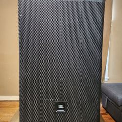 JBL EON715 15" Powered Speaker W/Bluetooth 