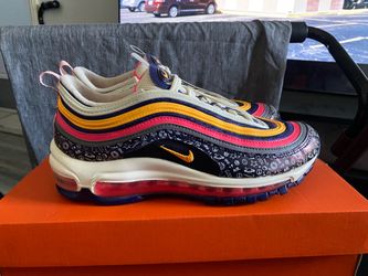 NIKE AIR MAX  SIZE 6Y