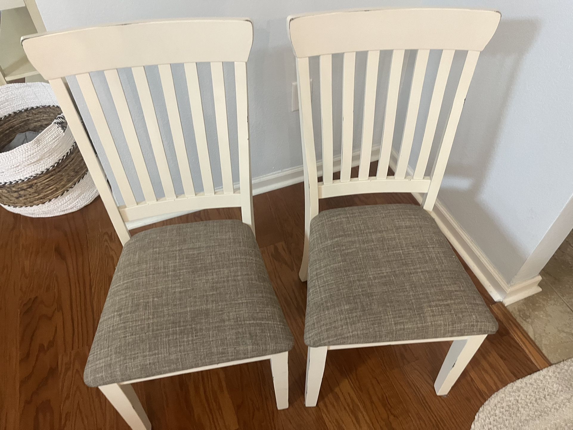 Dining Room Chairs (x2)