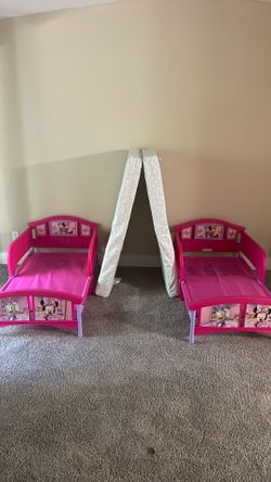 2 Minnie Mouse Toddler Bedframe + Bed