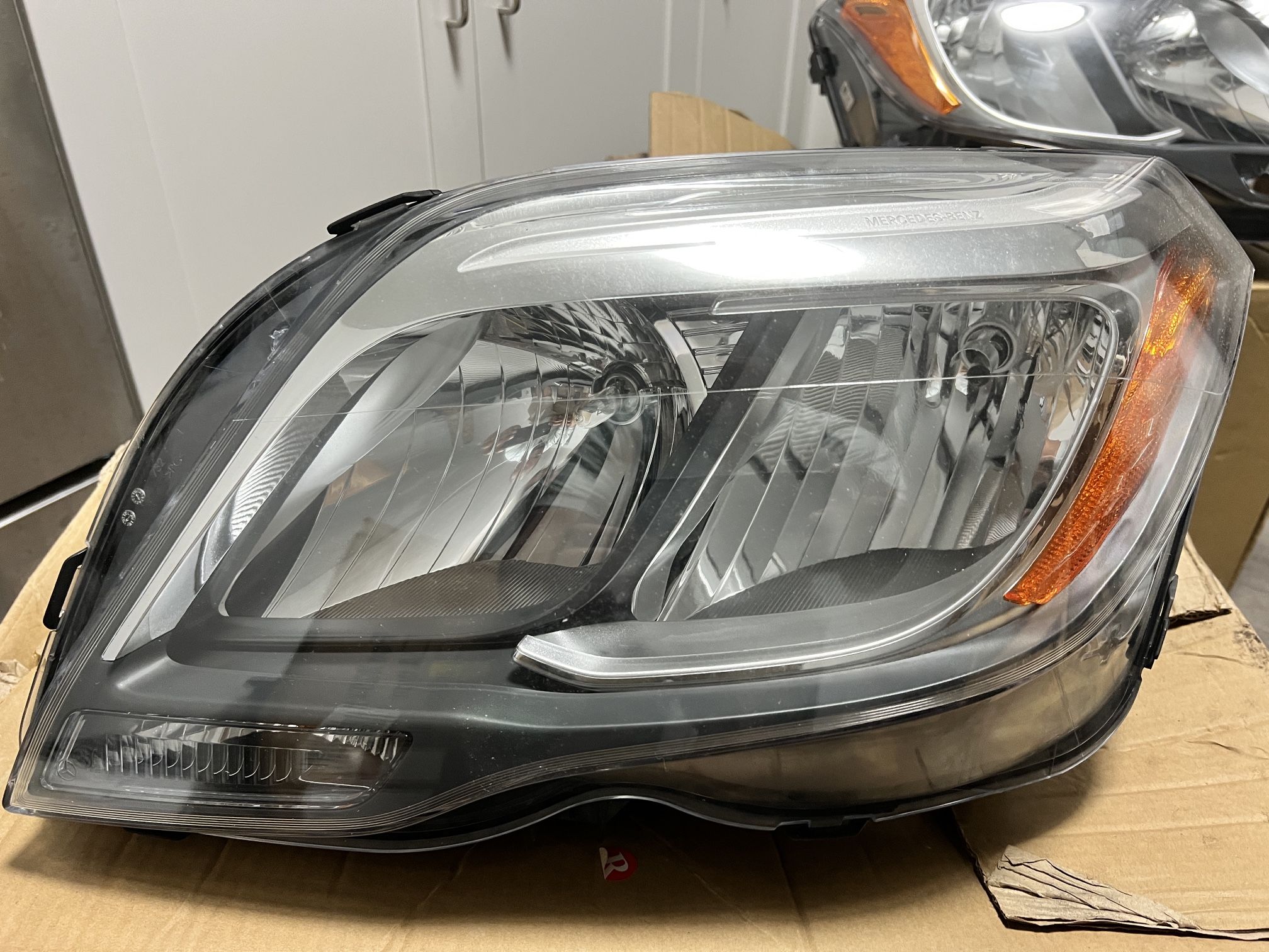 2013-2015 Mercedes Benz GLK350 - Driver Side Halogen Headlight, With bulb(s) 