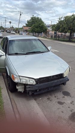 2000 Toyota Camry