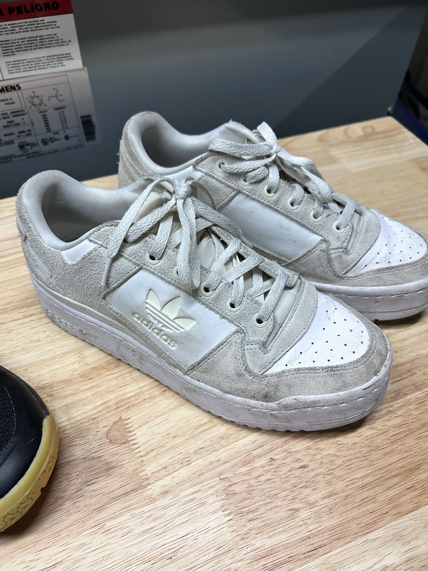 Adidas Sneakers