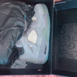 Air Jordan 4 Retro Kaws