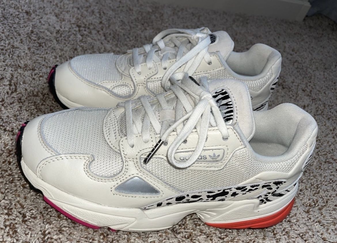 Adidas Falcon Women’s size 6