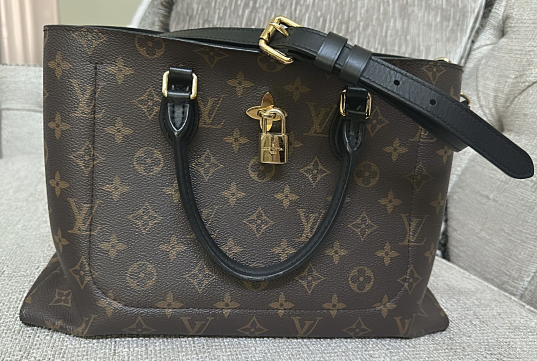 Louis Vuitton Monogram Flower Tote bag