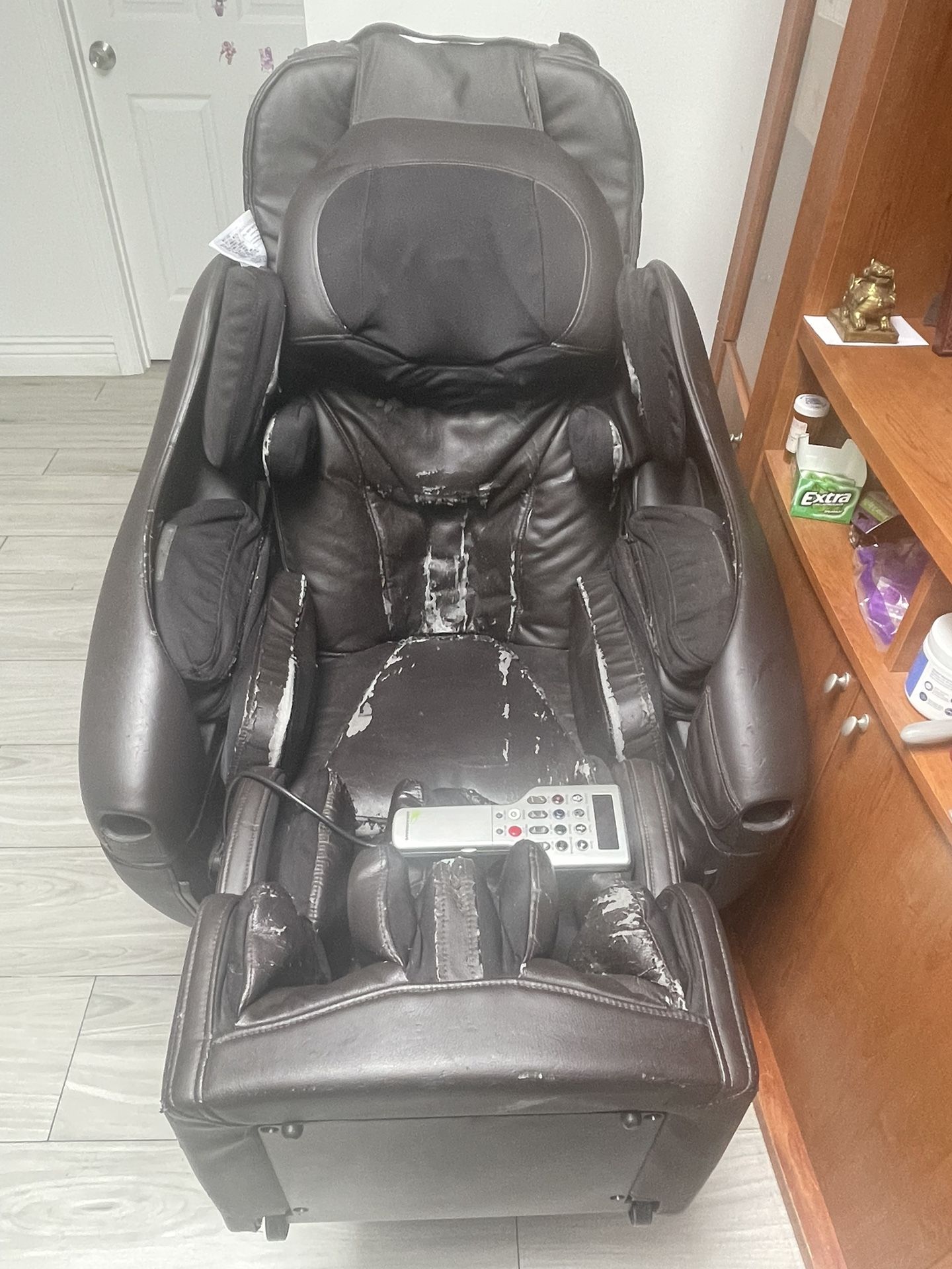 Inada DreamWave Massage Chair HCP-11001A