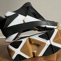 Nike Go FlyEase Shoes 6.5 US Mens / 39 EUR 