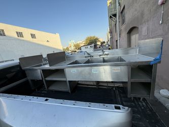 Industrial Dishwashing Sink