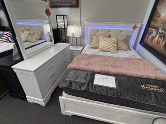 NEW White Queen 4PC Bedroom Set (Mattress not Included)