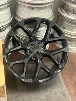 Chevy GMC new rim wheel 22 inch replica 6 lugs bolt pattern 5.50 inch 139.70 mm Only one rim