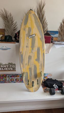 5'6 surfboard
