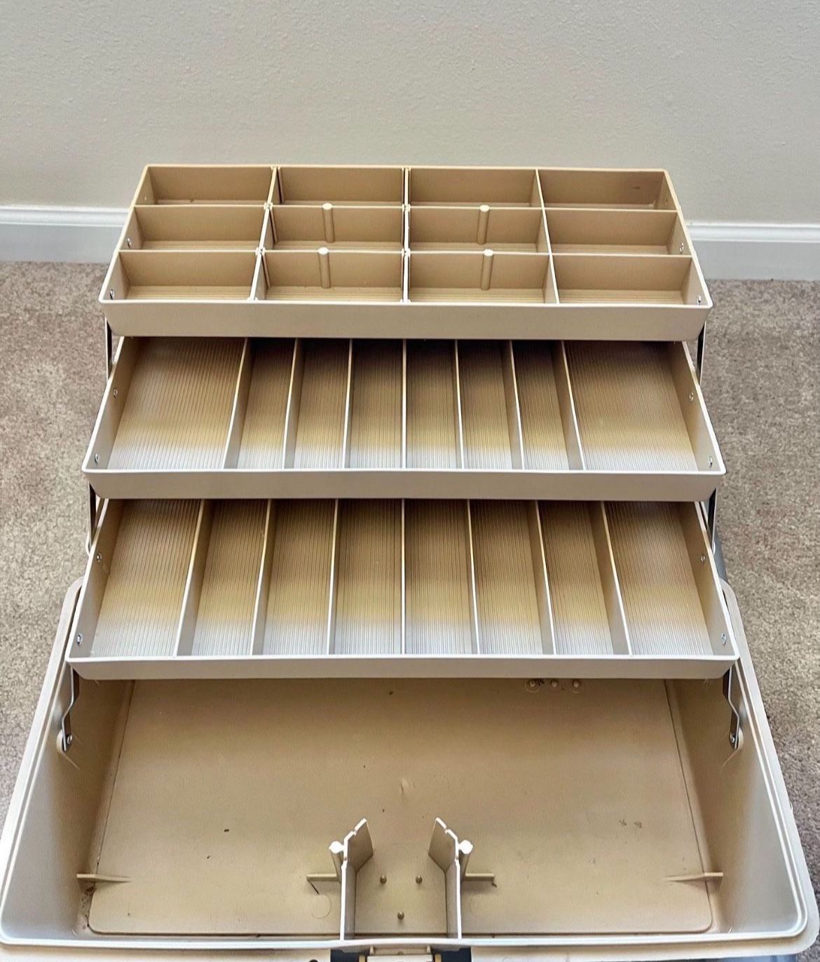 FENWICK 1080 3 Tray 17” Tackle Box, 28 Compartments