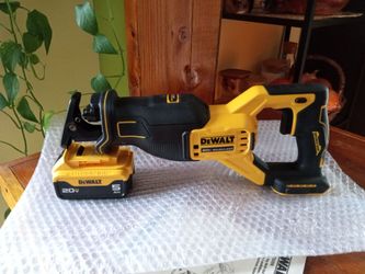 DeWalt 20v new. Sawzall  W/. Battery 5.0 AH. Lithium