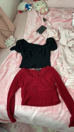 2 clothing pieces/tops