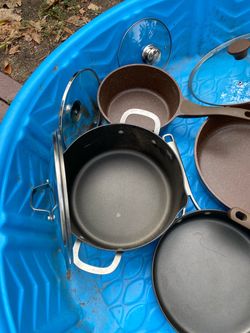 Seven pots various sizes six covers