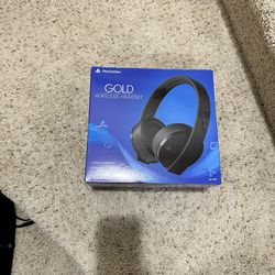 Sony Playstation Gold Wireless Headset 7.1 Surround Sound PS4 New Version