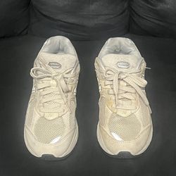 New Balance Shoes Size 4 $35 or Best Offer