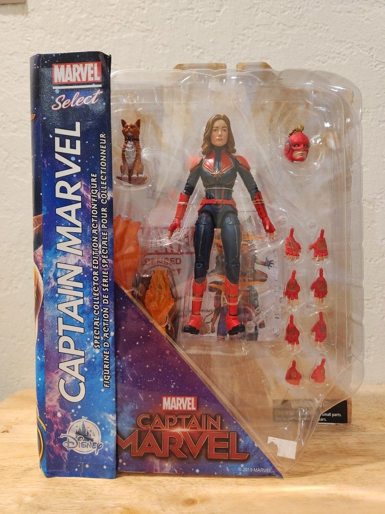 Disney Store Exclusive Marvel Select Captain Marvel In Sealed Box
