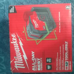 Milwaukee
M12 12-Volt Lithium-Ion Cordless Green 125 ft. Cross Line and Plumb Points Laser Level (Tool-Only)