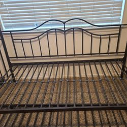 Twin Size Bed Frame With Trunddle