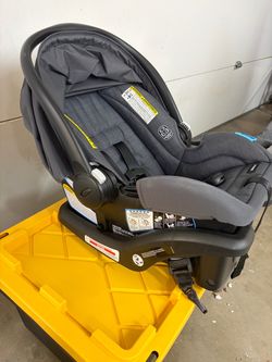 Graco stroller/ car seat travel system