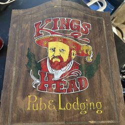 Vintage Kings Pub Wooden Box With Dartboard Set 