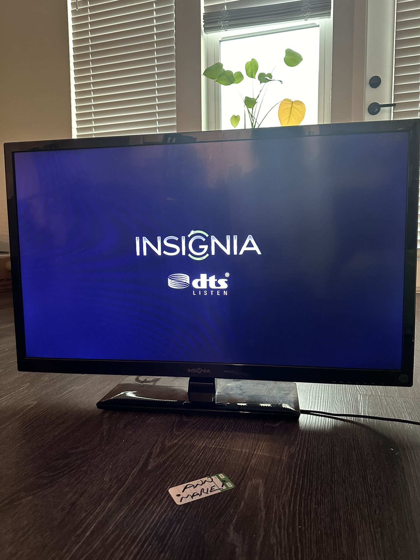 Insignia 32" LED TV