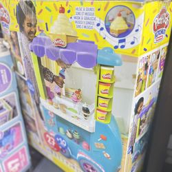 Play-Doh Kitchen Creations, Super Ultimate Ice Cream Truck Playset 