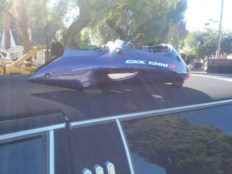 SUZUKI HAYABUSA PARTS ONE TAIL SECTION WITH TAIL LIGHT AND ONE TRIPPLE TREE