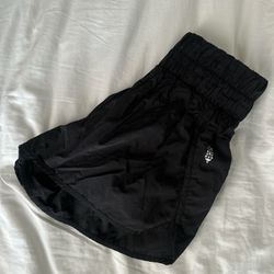 FREE PEOPLE MOVEMENT SHORTS Small 