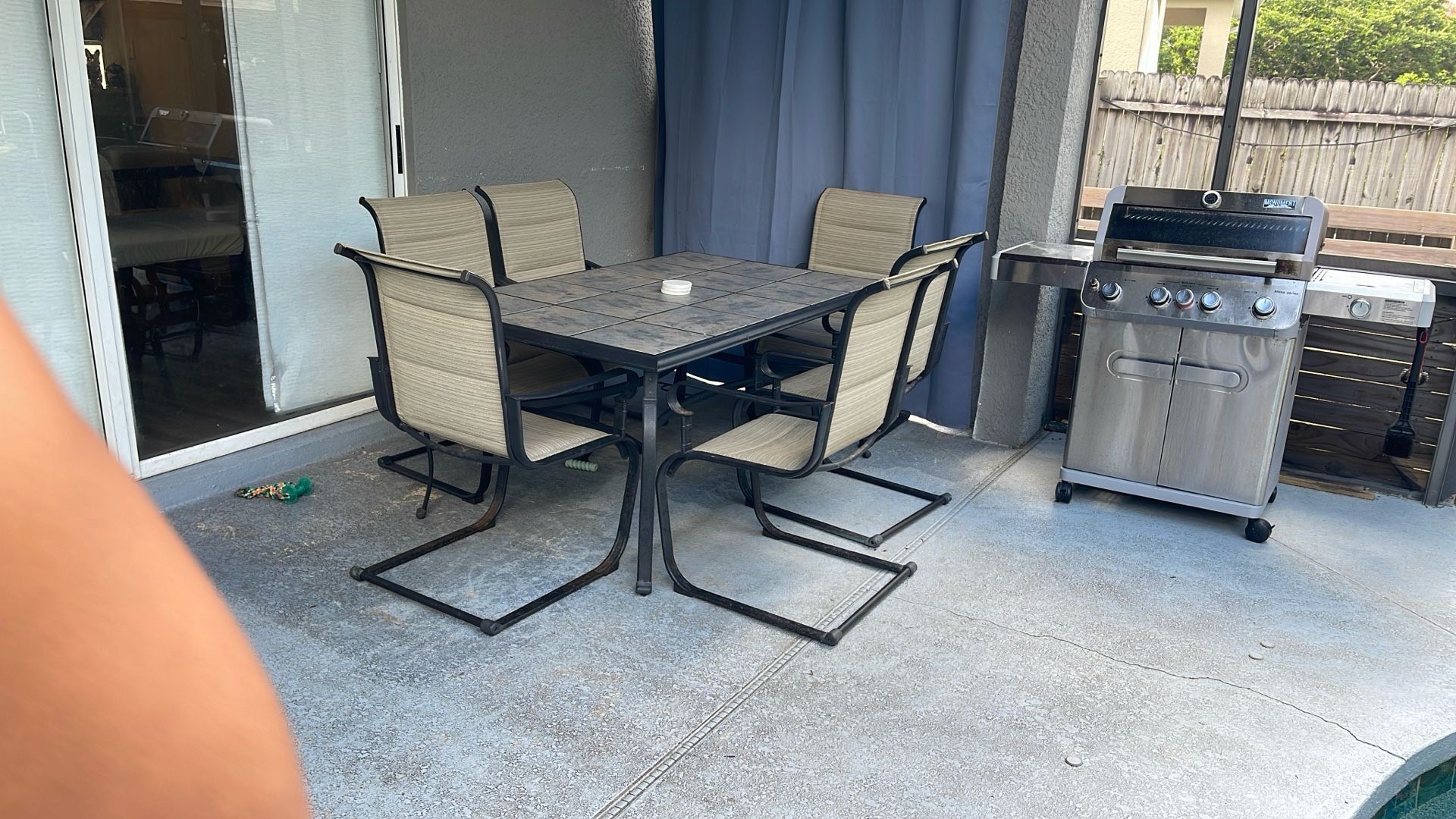 Patio Table And 6 Chairs
