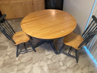 Round crank table with 2 chairs