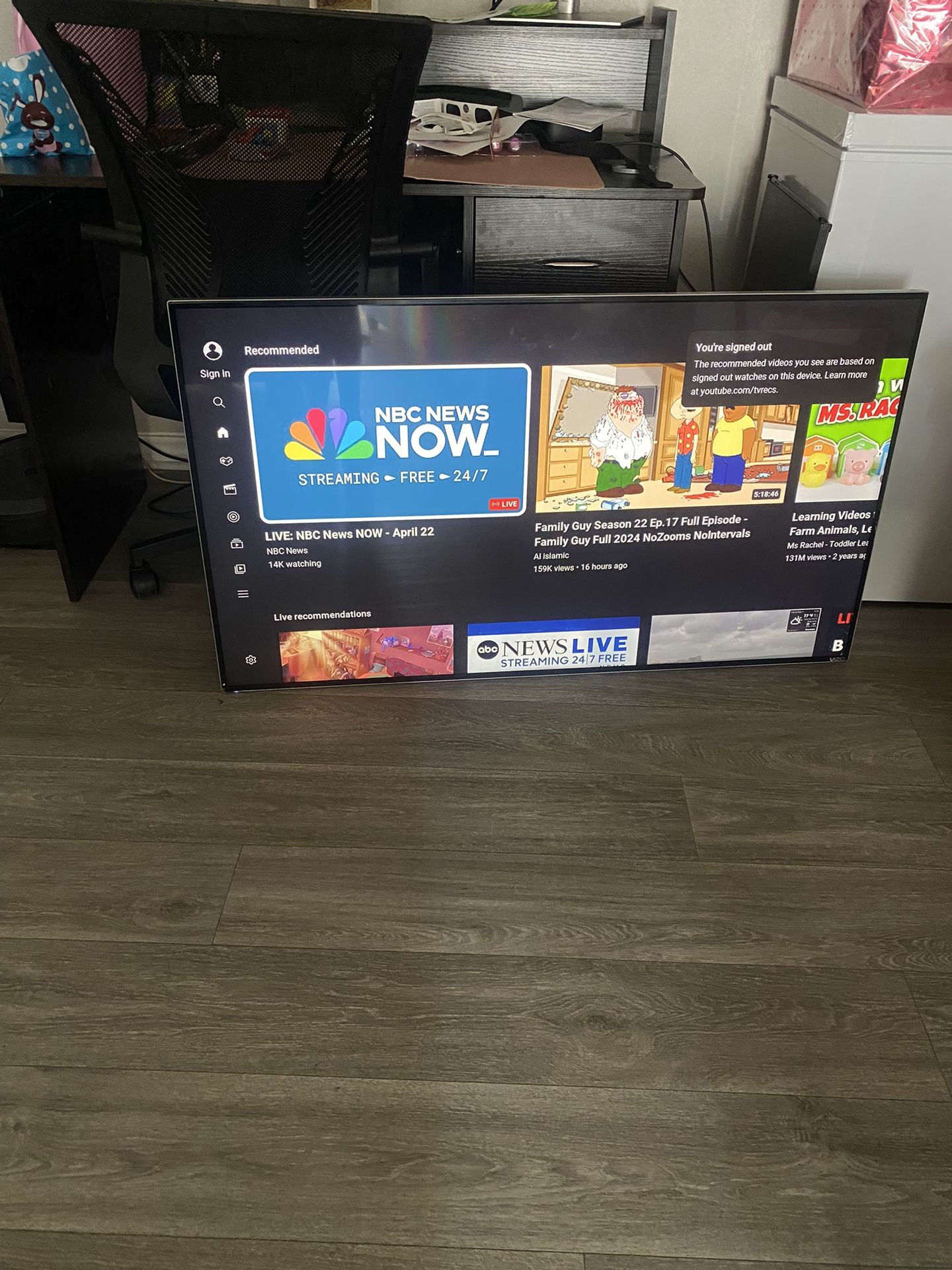 VIZIO 50 Inch 4K Smart Tv With wall Mount 