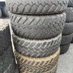 Vendo 285/70/R17 Nitto Las 4 Llantas Por $200